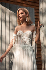 Robe de mariée bohème sans bretelles avec manches amovibles