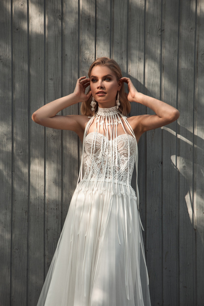 Vestido de novia bohemio sin tirantes con mangas removibles