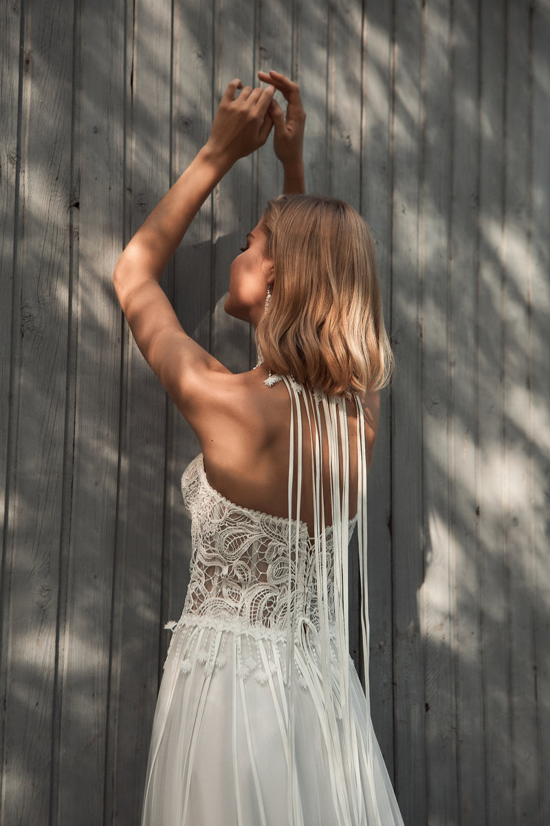 Vestido de novia bohemio sin tirantes con mangas removibles