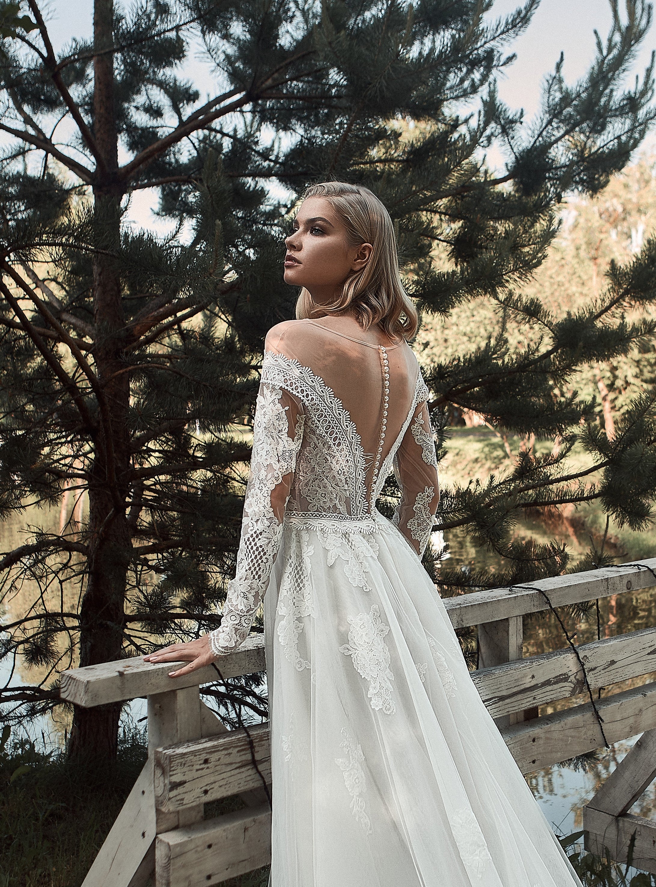 Off-Shoulder Long Sleeve Lace Wedding Dress EU40 / Milk Off-Shoulder Long Sleeve Lace Wedding Dress EU40 / Milk
