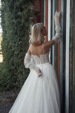 Polka Dot Sweetheart Wedding Gown with Removable Sleeves