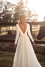 Vestido de novia elegante de manga larga con corte en A