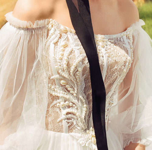 Off-Shoulder Puff Sleeves A-Line Bridal Dress