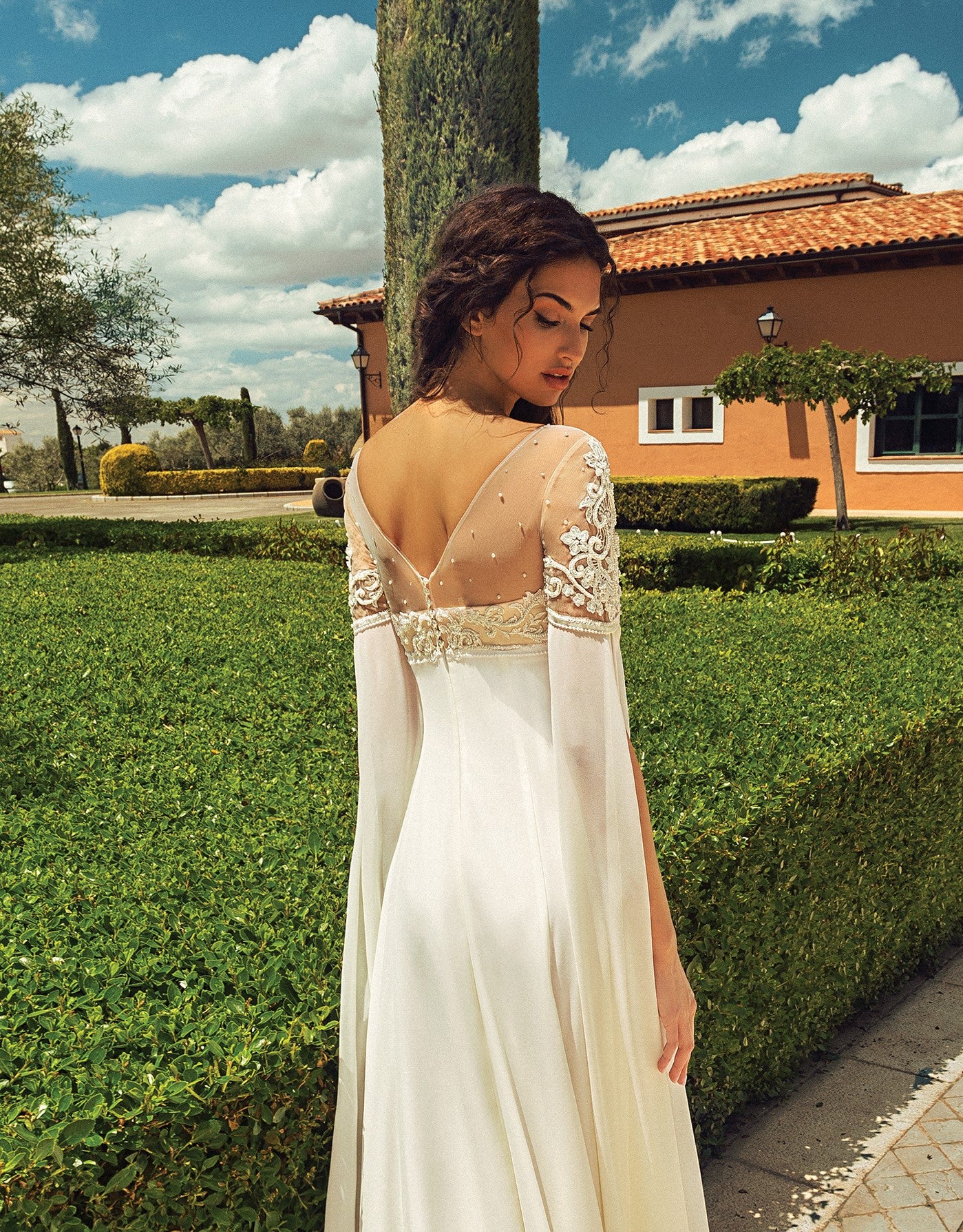Sexy Wedding Gown with Long Angel Cape Sleeves EU38 / Off-White Sexy Wedding Gown with Long Angel Cape Sleeves EU38 / Off-White