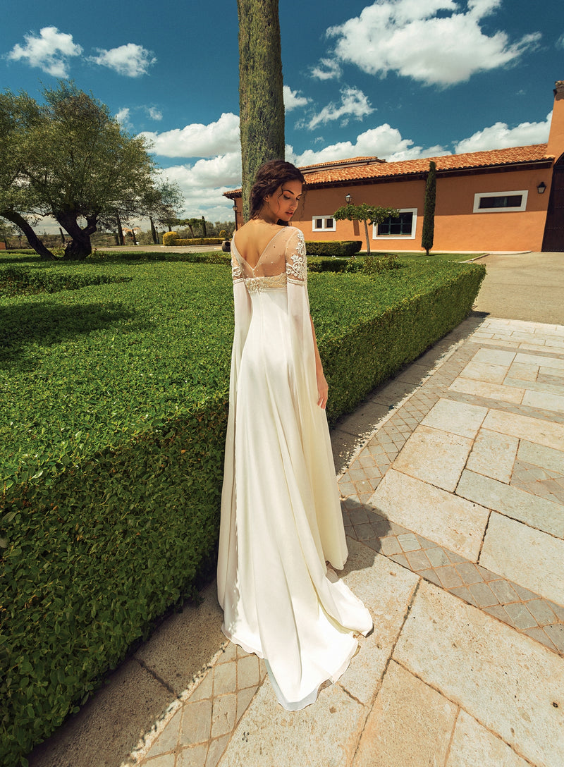 Sexy Wedding Gown with Long Angel Cape Sleeves EU38 / Off-White Sexy Wedding Gown with Long Angel Cape Sleeves EU38 / Off-White