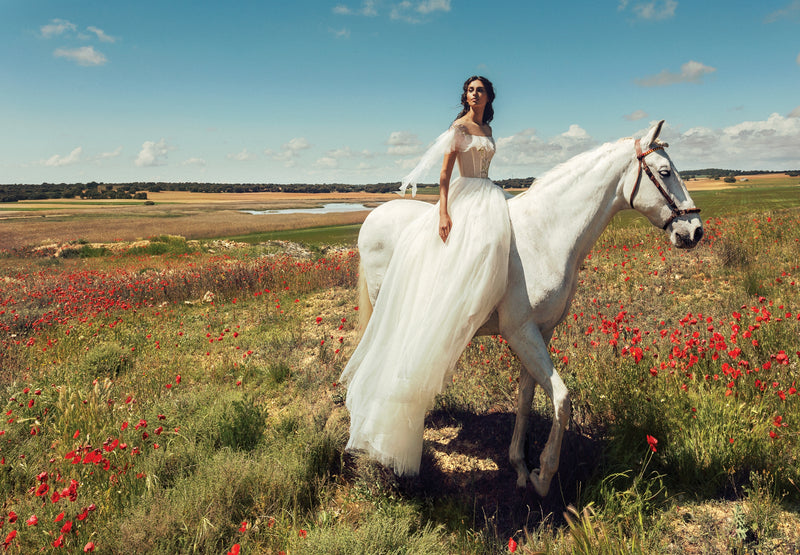 Robe de mariée trapèze à épaules dénudées avec broderie