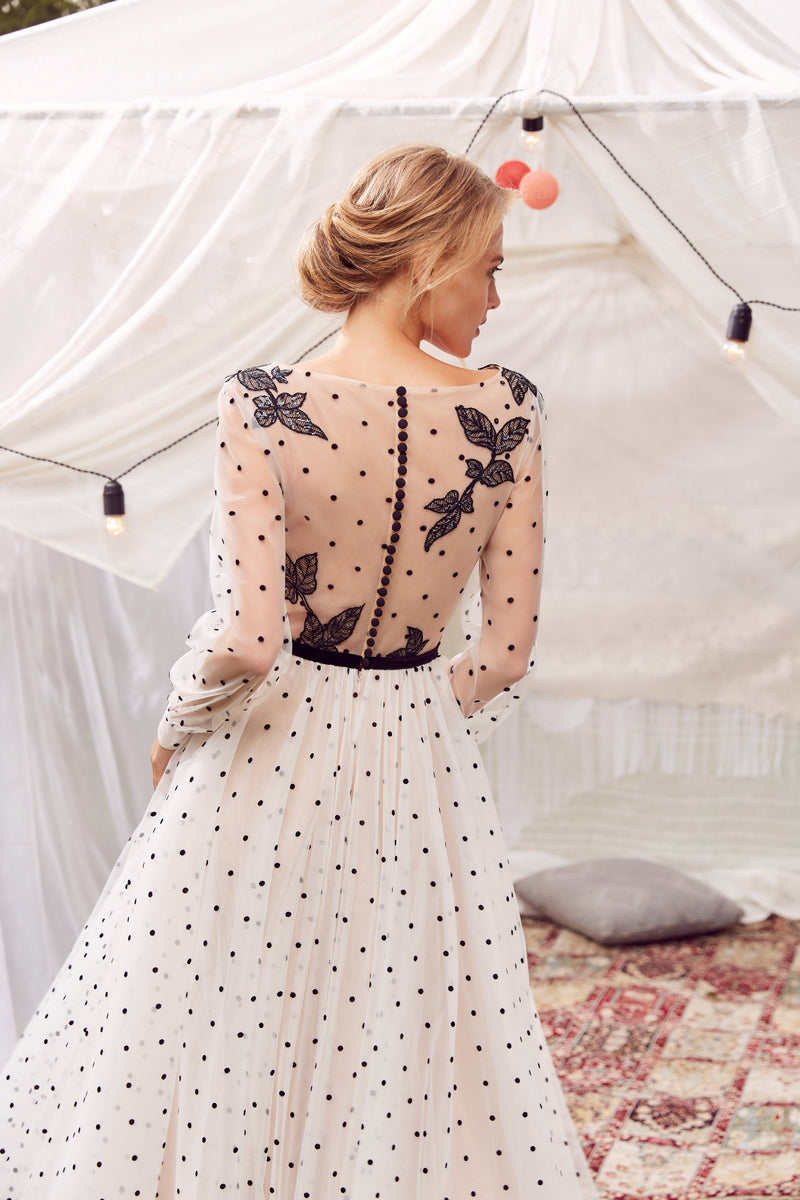 Long Sleeve High Neck Midi Evening Dress EU32 / Photo Long Sleeve High Neck Midi Evening Dress EU32 / Photo