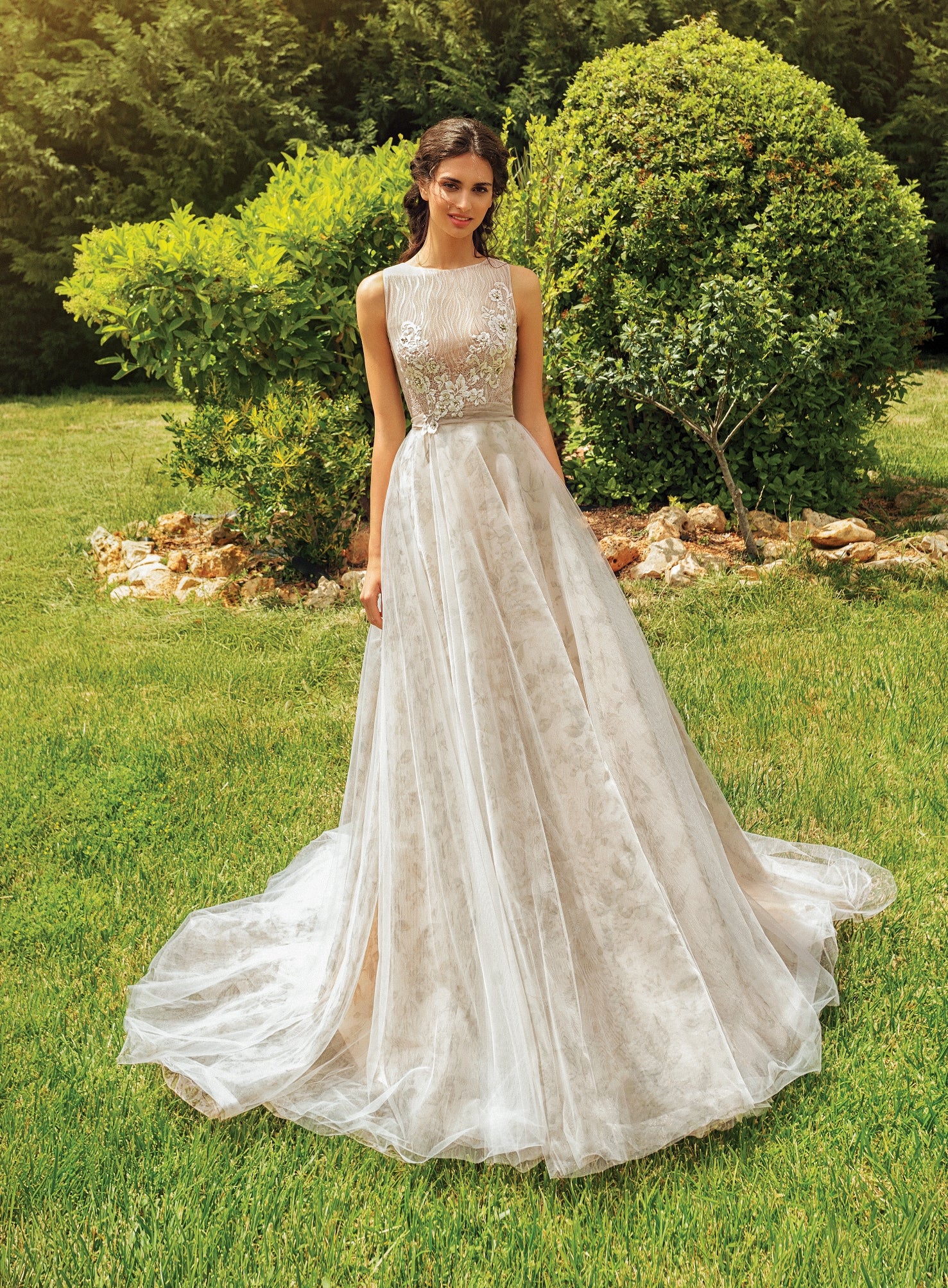 High Neck Floral Print A-Line Wedding Dress EU38 / Photo (Print Lily of The Valey) High Neck Floral Print A-Line Wedding Dress EU38 / Photo (Print Lily of The Valey)