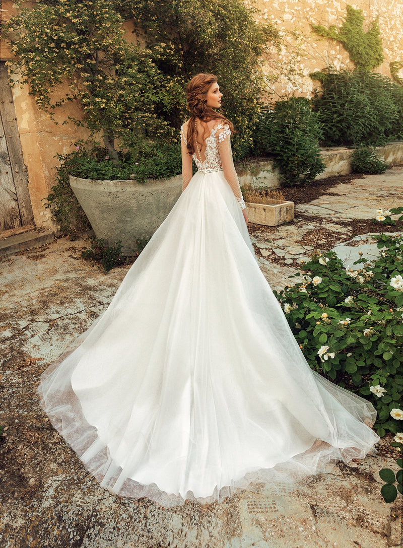 Robe de mariée trapèze transparente à manches longues