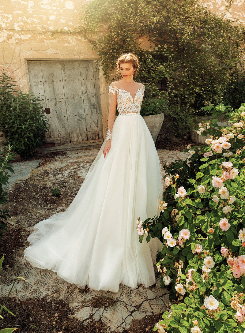 Robe de mariée trapèze transparente à manches longues