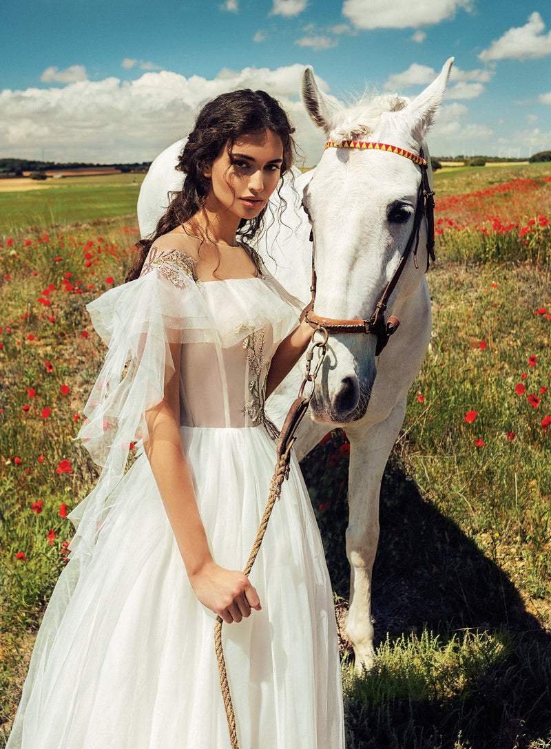 Robe de mariée trapèze à épaules dénudées avec broderie