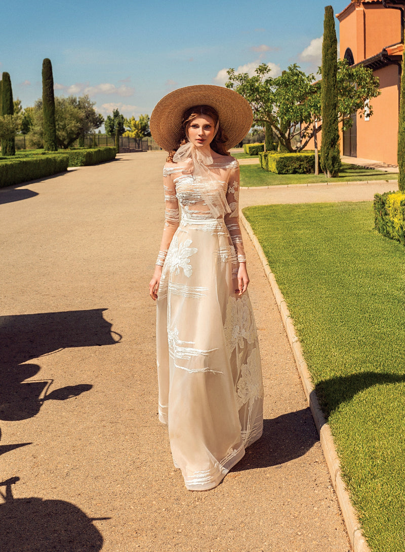 Vestido de novia único de color, corte A, manga larga