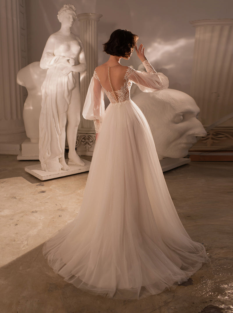 Vestido de novia de corte A con mangas abullonadas