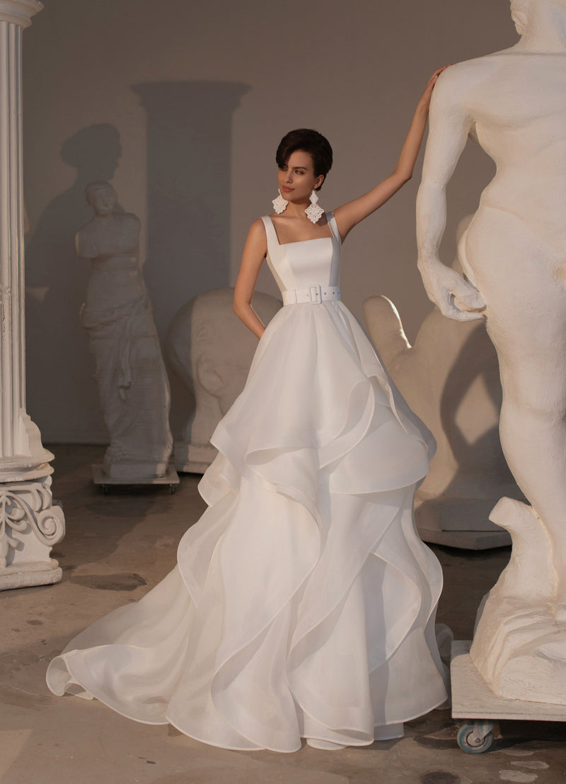 Playful Multi-Layered Skirt Wedding Gown HAREM's Brides Playful Multi-Layered Skirt Wedding Gown HAREM's Brides