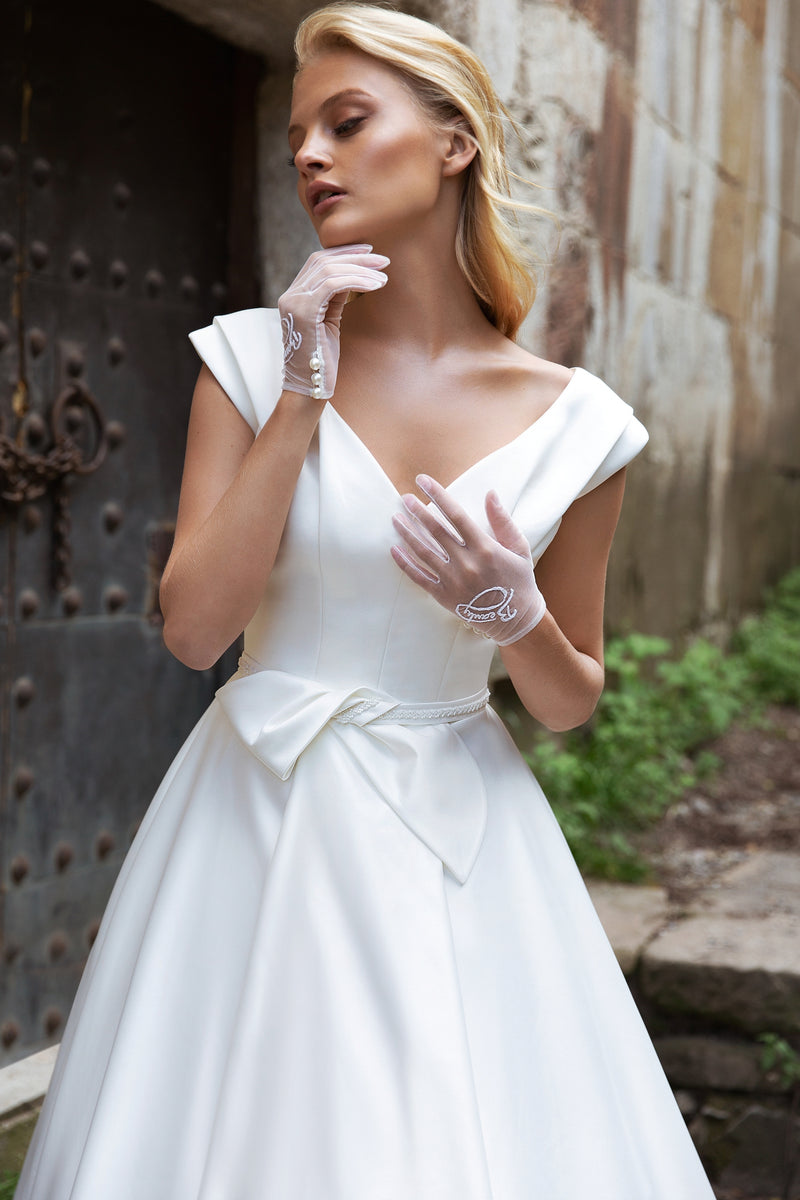 sleeveless bridal dress SLEEVELESS LACE A-LINE WEDDING DRESS BY LADIVINE CD857W OFF White / 16