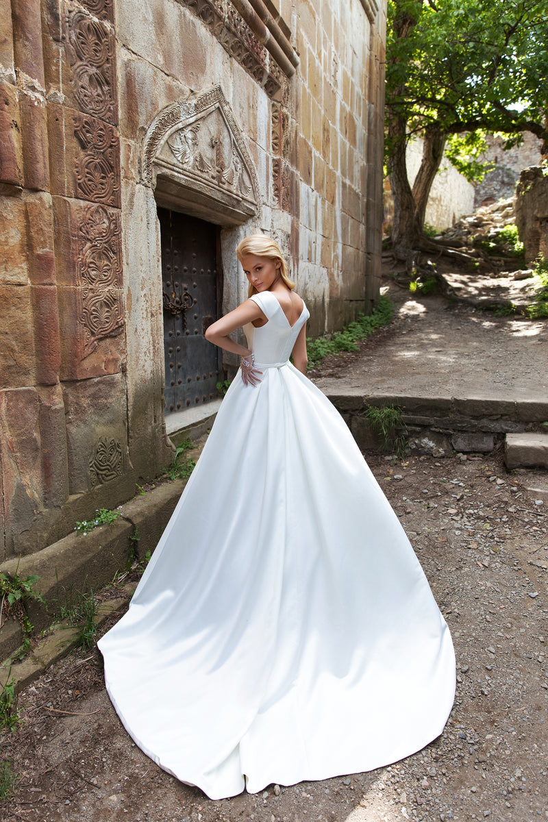 Minimalist Sleeveless A-Line Satin Wedding Dress HAREM's Brides Minimalist Sleeveless A-Line Satin Wedding Dress HAREM's Brides