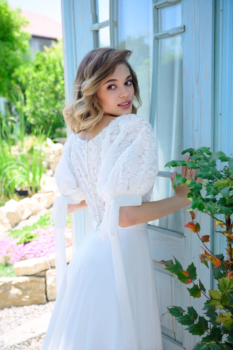 Petite Short Sleeve Wedding Dress EU34 / Off-White Petite Short Sleeve Wedding Dress EU34 / Off-White