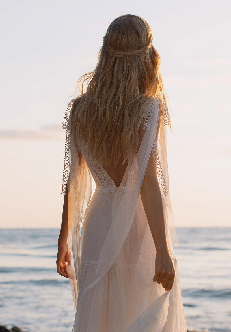 Sleeveless V-Neck Bohemian Wedding Dress Sleeveless V-Neck Bohemian Wedding Dress