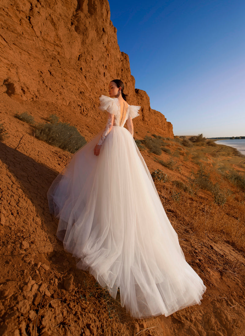 Vestido de novia de manga larga con cuello en V ilusión