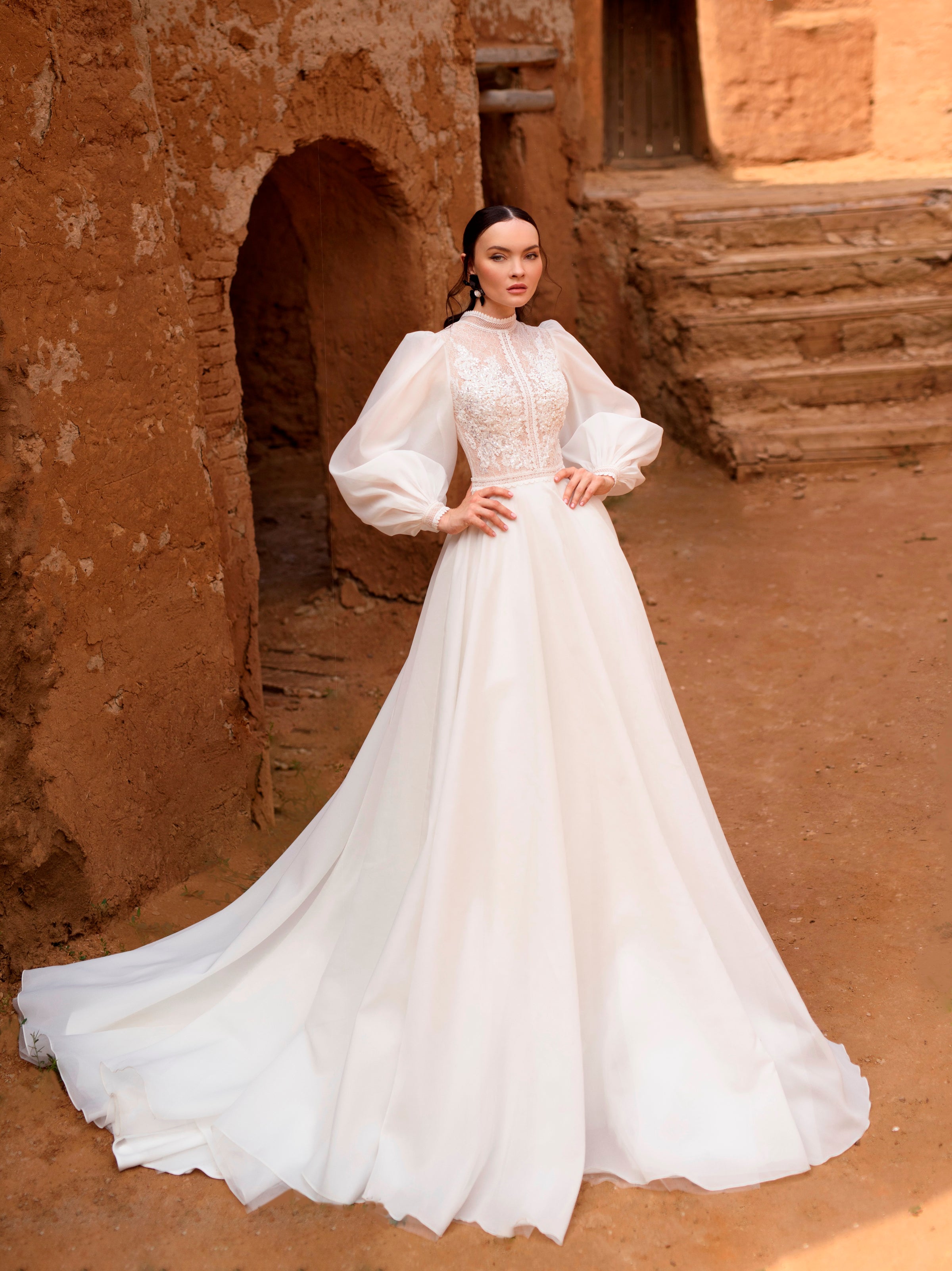 Dress With Tznius Wedding Gowns Online Elegant High Neck Long Sleeve Modest Wedding Gown EU36 Dress With Tznius Wedding Gowns Online Elegant High Neck Long Sleeve Modest Wedding Gown EU36
