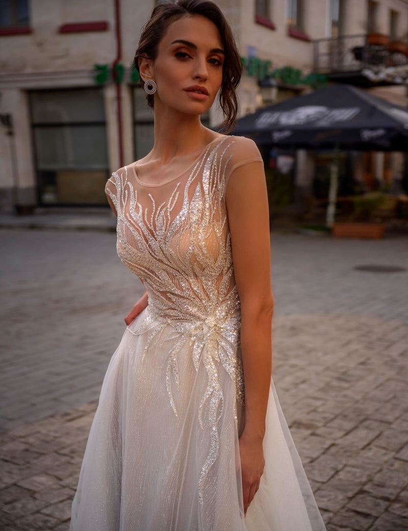 Robe de mariée pailletée à manches courtes