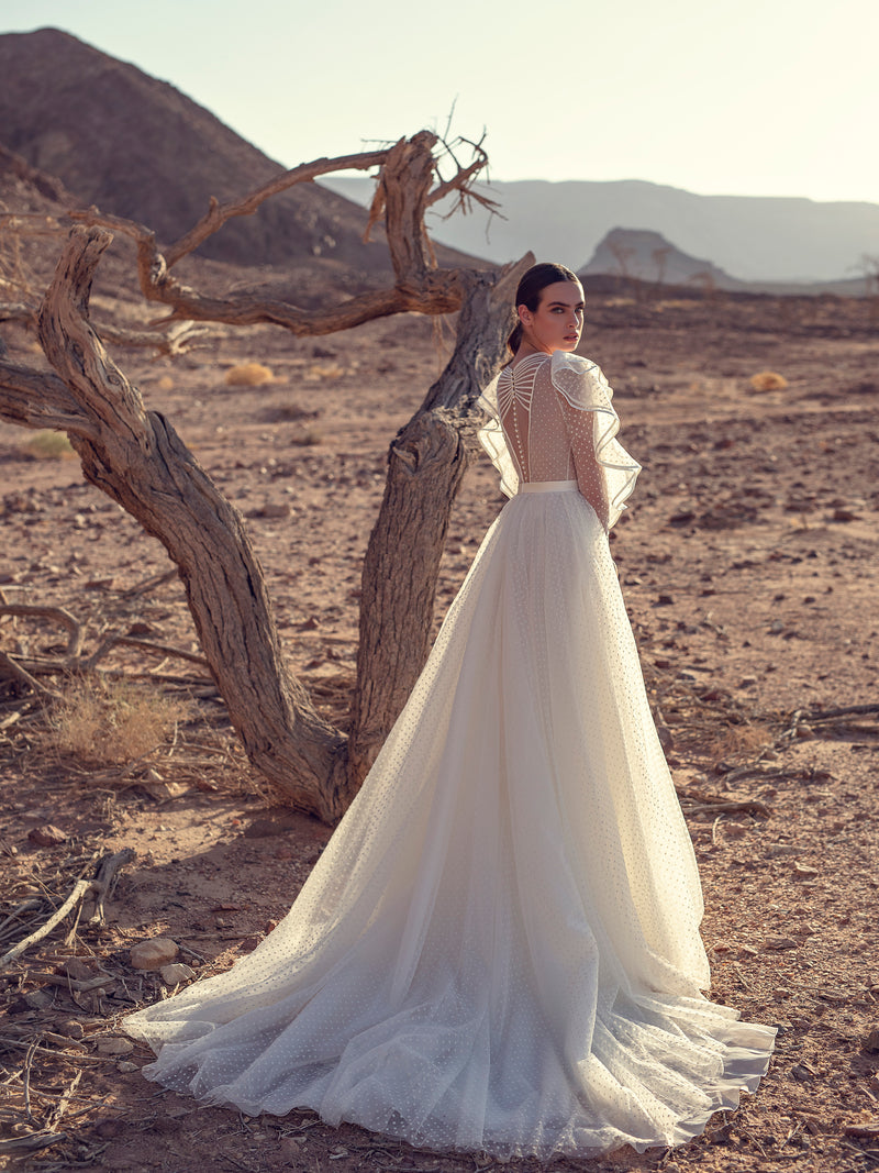 Vestido de novia de manga larga con lunares