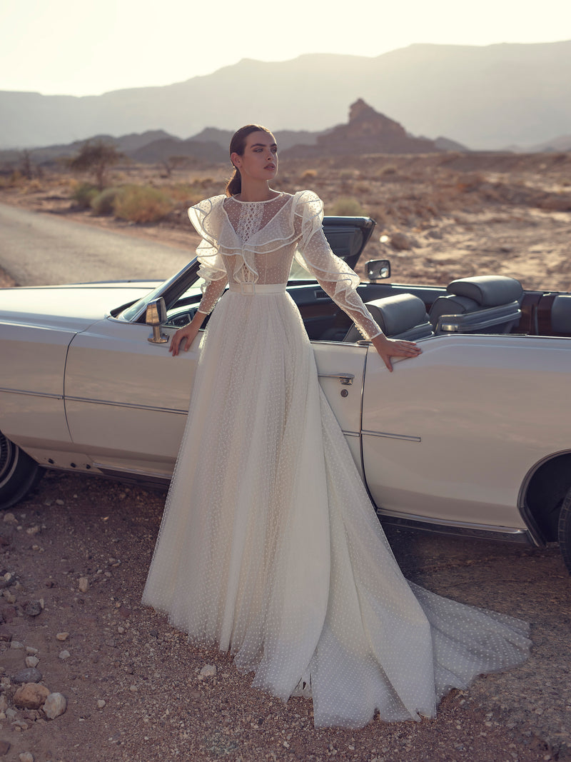 Vestido de novia de manga larga con lunares