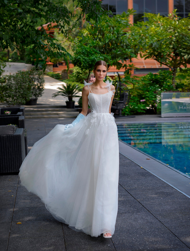 Robe de mariée à bretelles spaghetti à couper le souffle