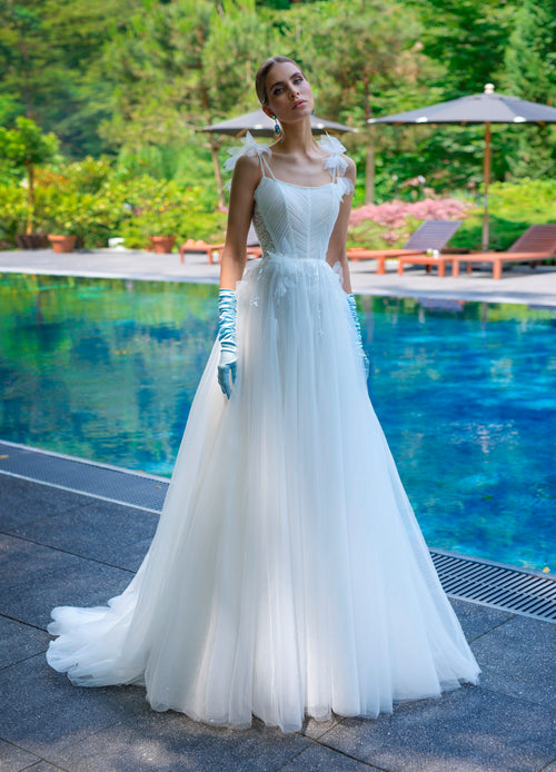 Impresionante vestido de novia con tirantes finos
