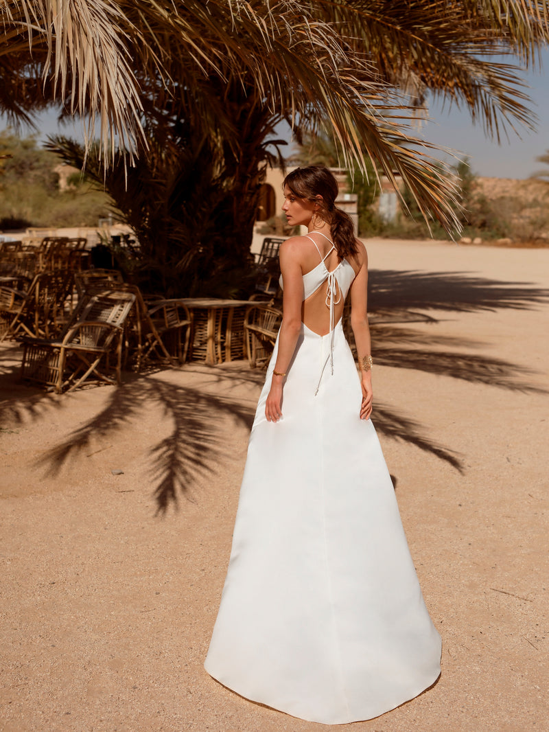 Vestido de novia sencillo con chaqueta de flores 3D