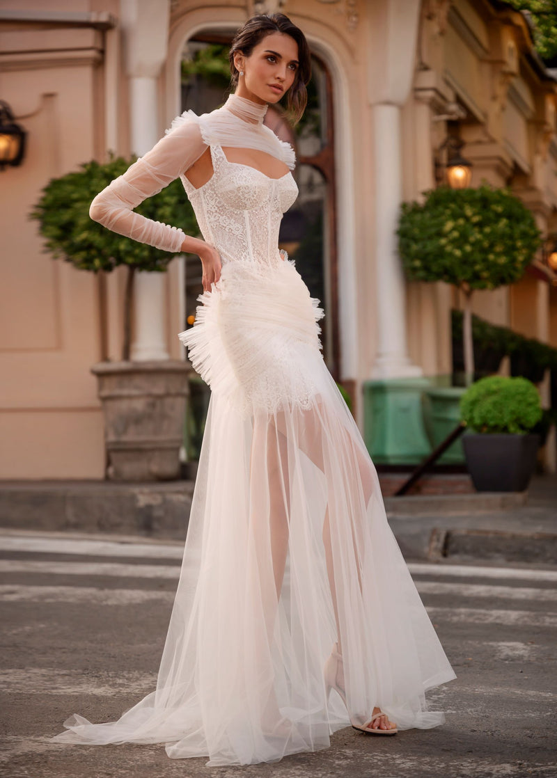 Stylish Wedding Dress with Bolero for Modern Brides EU40 / As seen on photo (Off-white) Stylish Wedding Dress with Bolero for Modern Brides EU40 / As seen on photo (Off-white)