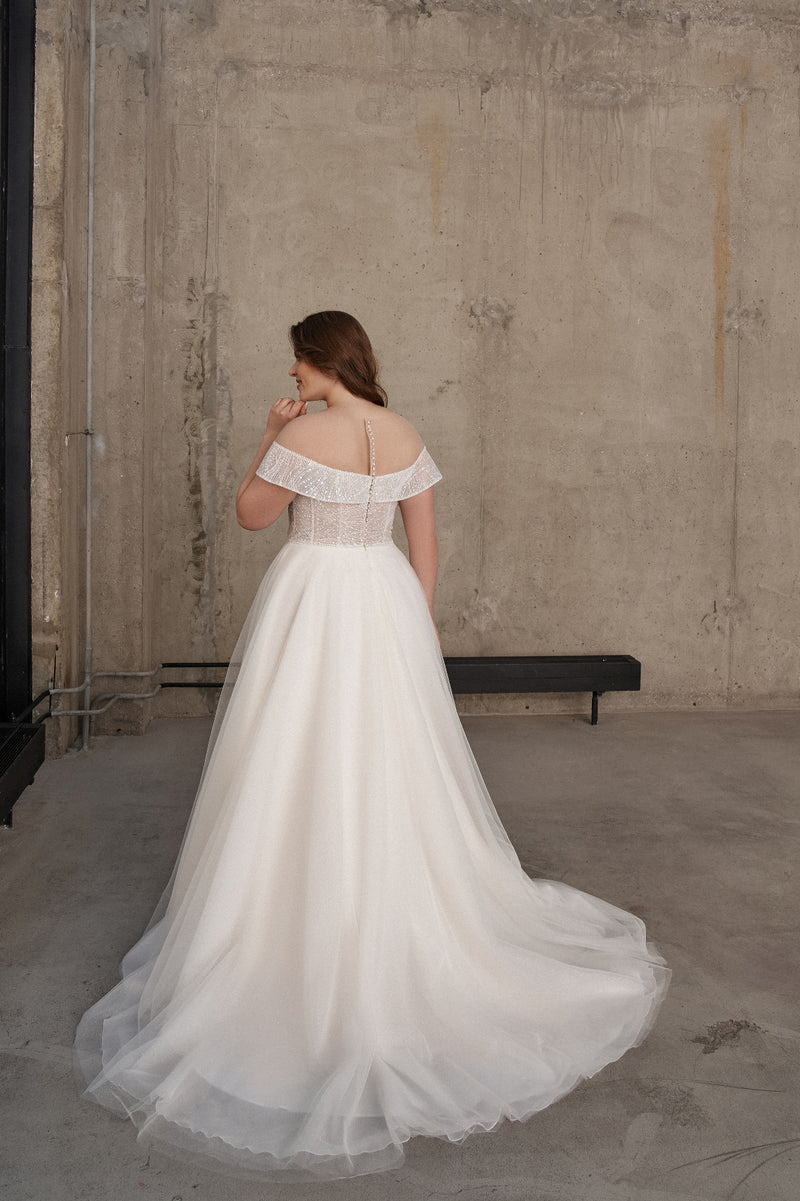 Off-Shoulder Plus Size A-Line Wedding Dress HAREM's Brides Off-Shoulder Plus Size A-Line Wedding Dress HAREM's Brides