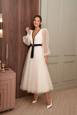 Vestido midi chique de tule de bolinhas