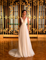 Robe de mariée pailletée sans manches à col en V