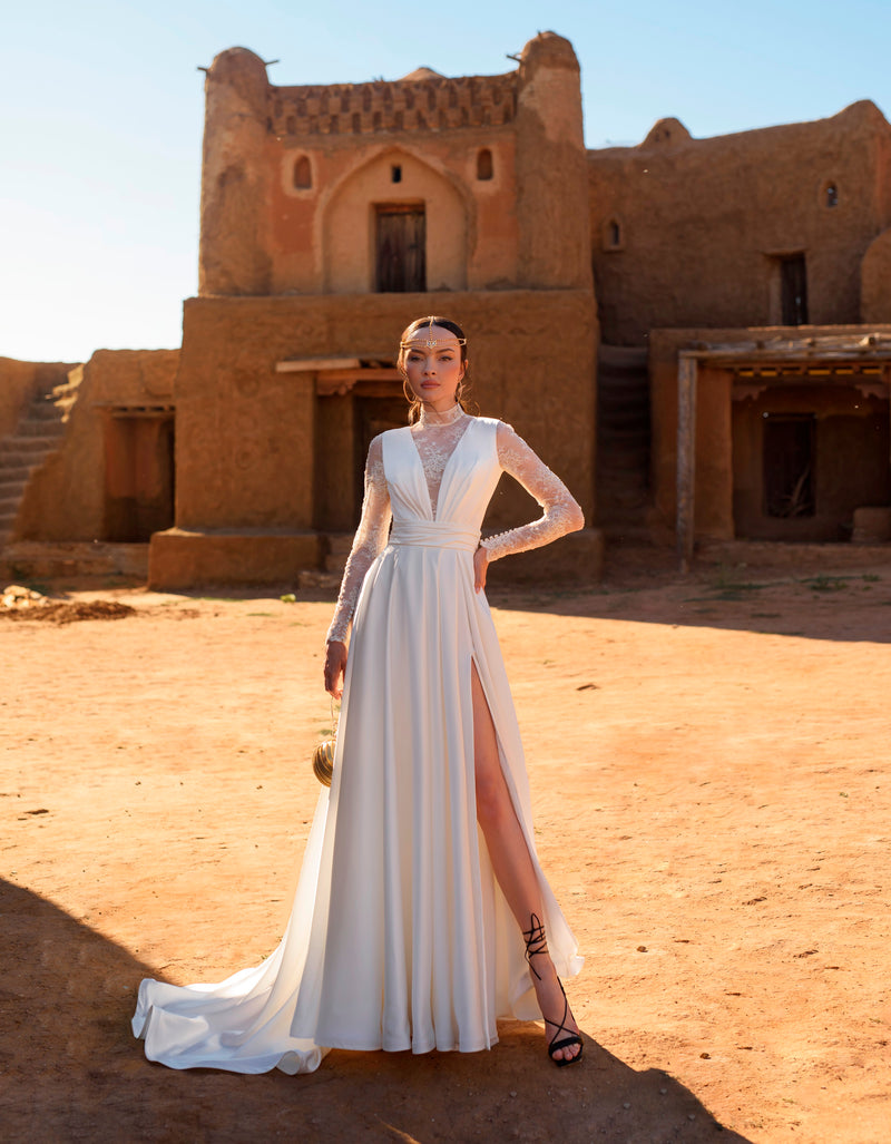 Robe de mariée élégante à manches longues et col haut