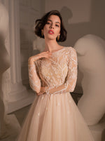 Long Sleeves A-Line Lace Wedding Gown