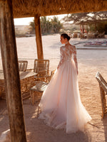 Vestido de noiva evasê de manga comprida