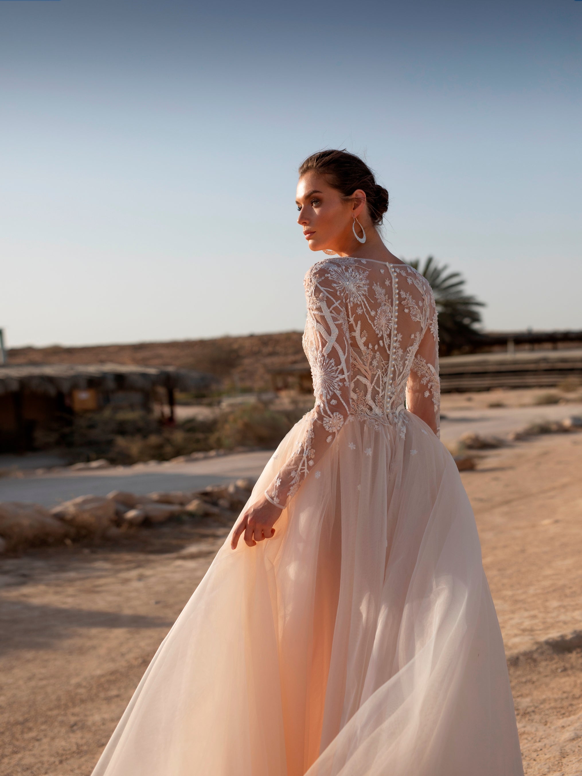 long sleeve bridal dress Loose Long Sleeve Wedding Dress Off-White / FR 38