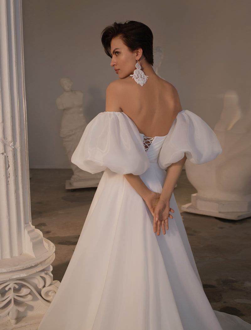 Puffy Sleeves Ball Gown Wedding Dress EU32 / Off-White