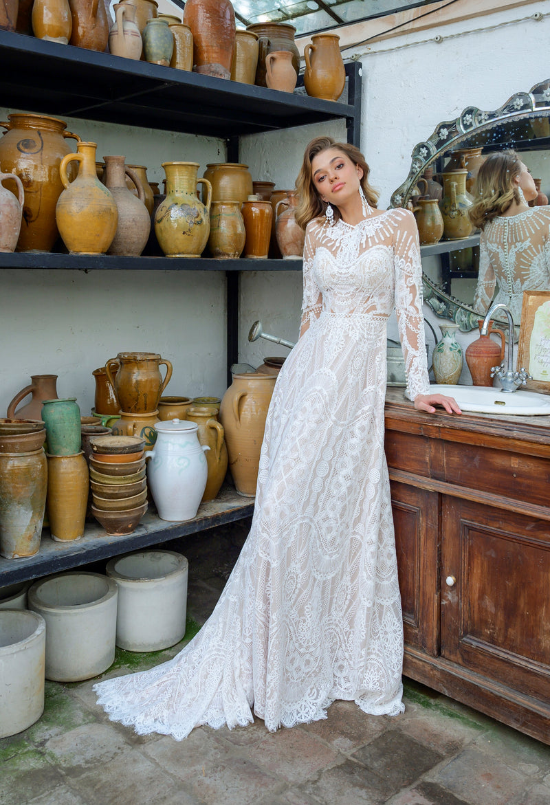 Vestido de novia boho de encaje de manga larga