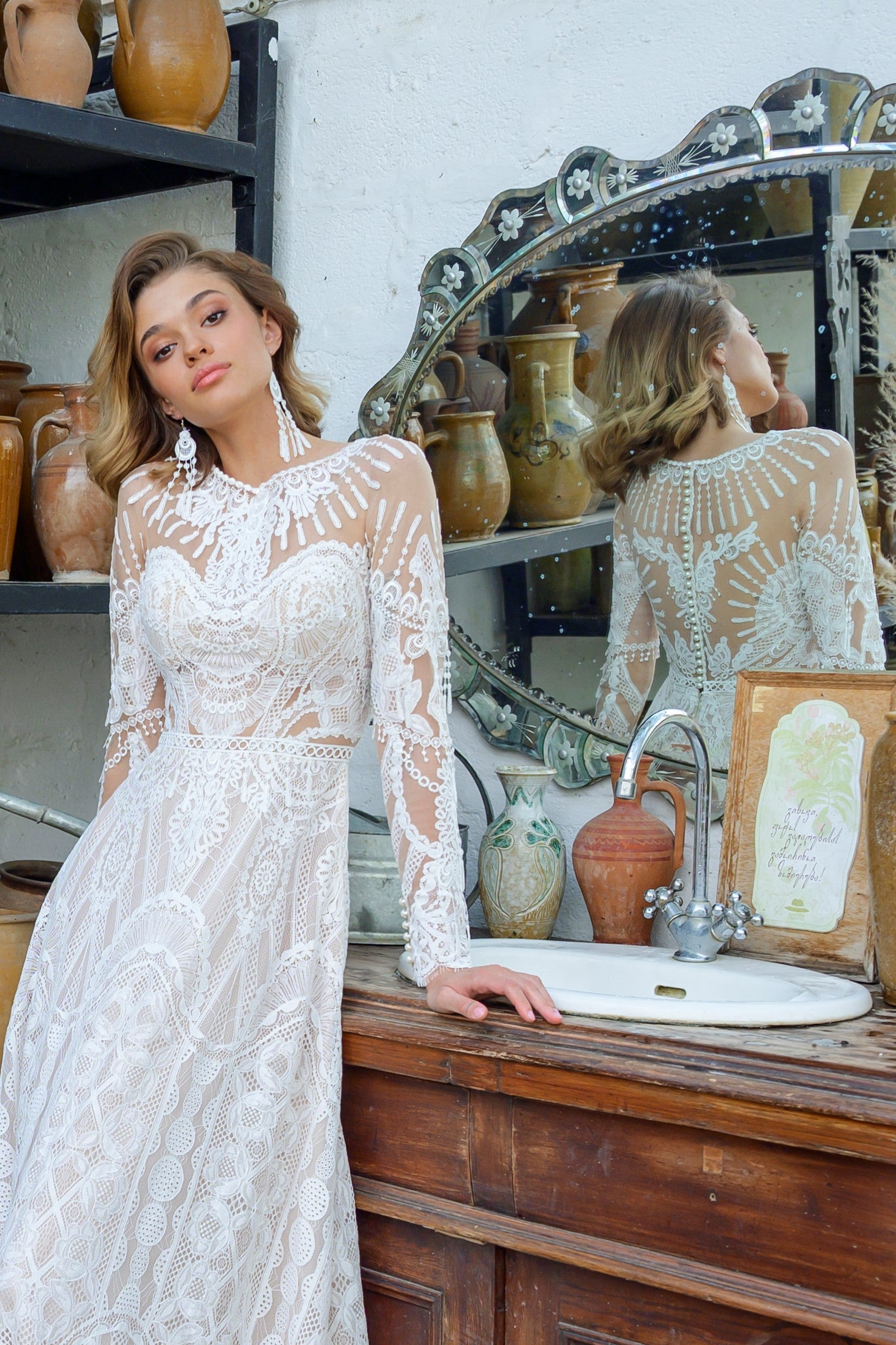 Long Sleeves Lace Boho Wedding Gown EU40 / Off-White