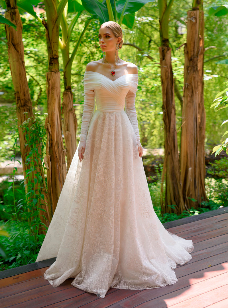 Elegante vestido de novia de corte A con hombros descubiertos