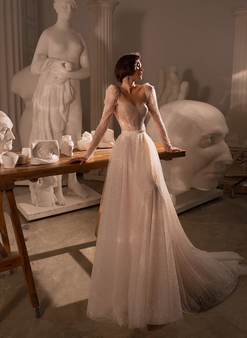 Sweetheart Neckline Long Sleeve Wedding Gown EU40 / Vanilla