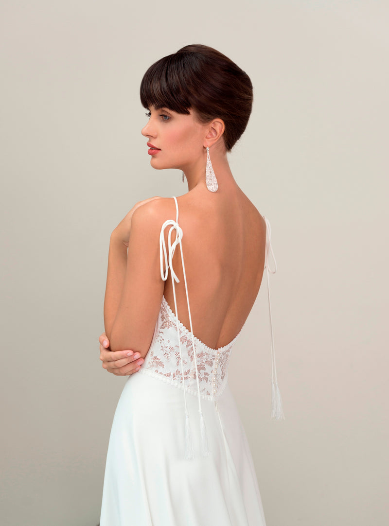 Robe de mariée trapèze chic à bretelles spaghetti