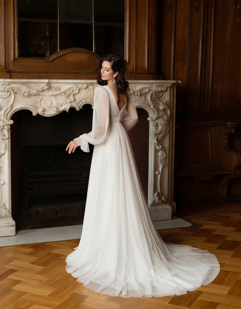 Robe de mariée fourreau pailletée à manches longues Petite