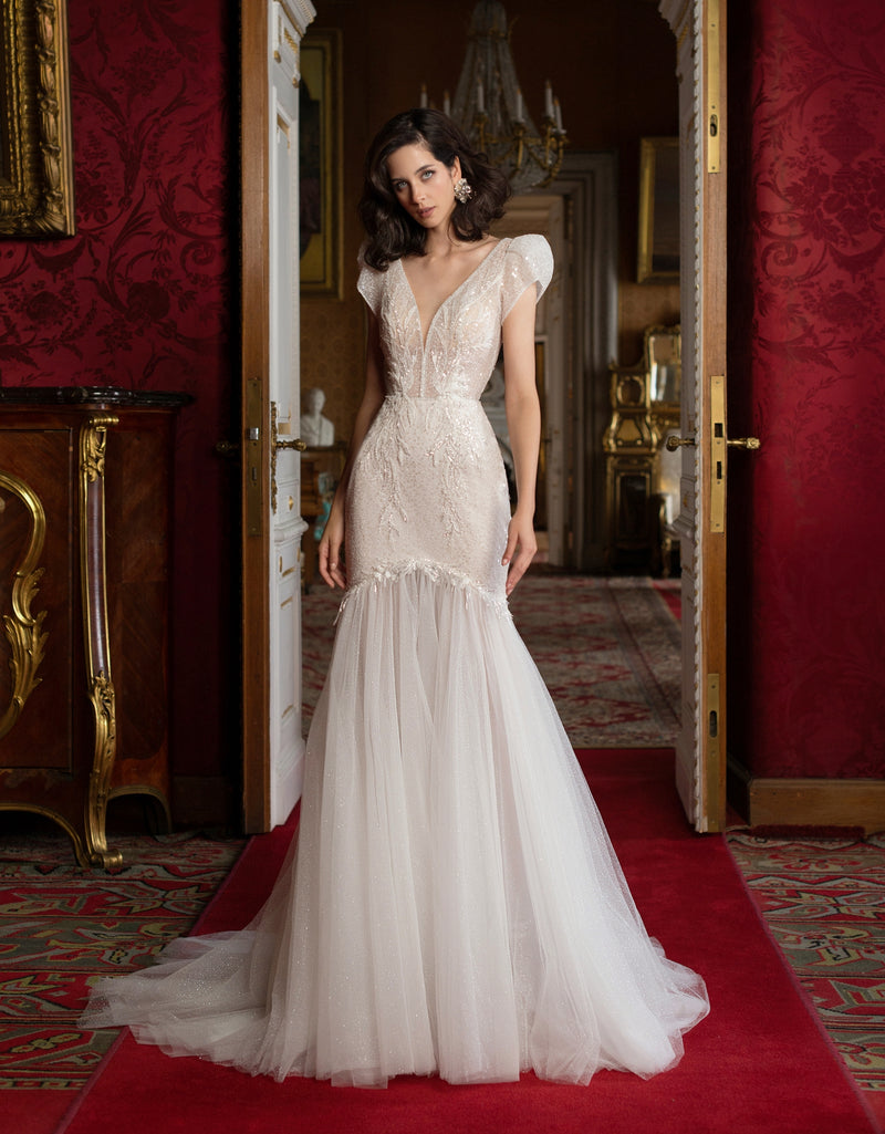 Superbe robe de mariée à manches trompette et col en V