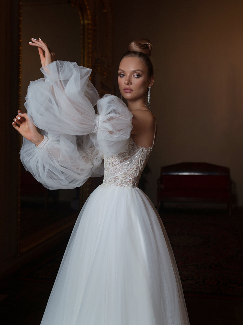 Robe de mariée trapèze à bretelles fines et manches amovibles