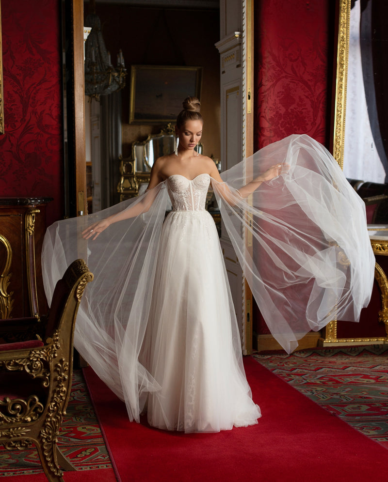 Robe de mariée chérie sans bretelles avec ailes et jupe amovibles