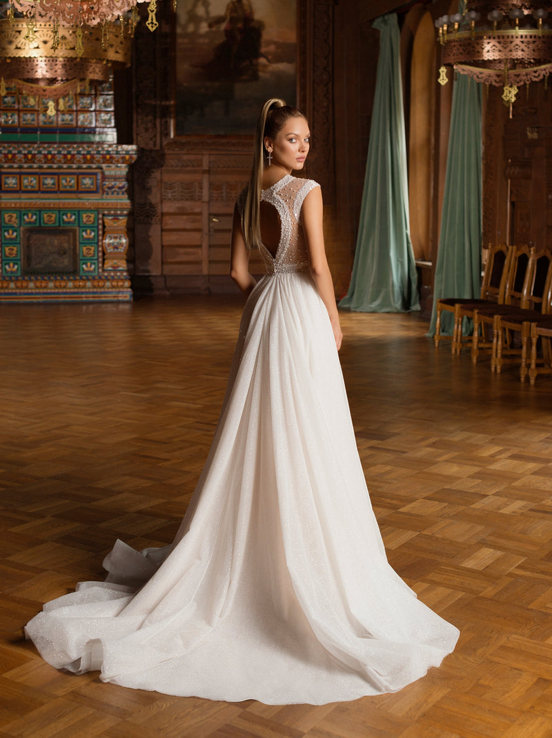 Robe de mariée trapèze sans manches à col en V