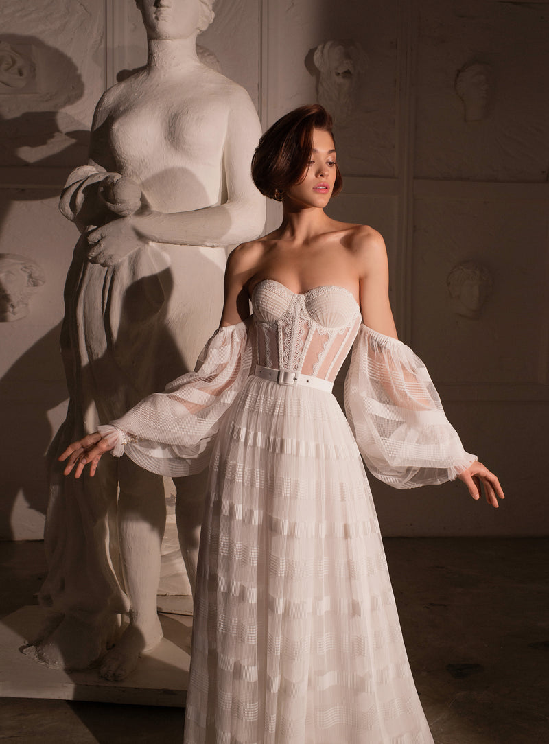 Sweetheart Neckline Strapless Wedding Dress EU38 / Off-White Sweetheart Neckline Strapless Wedding Dress EU38 / Off-White